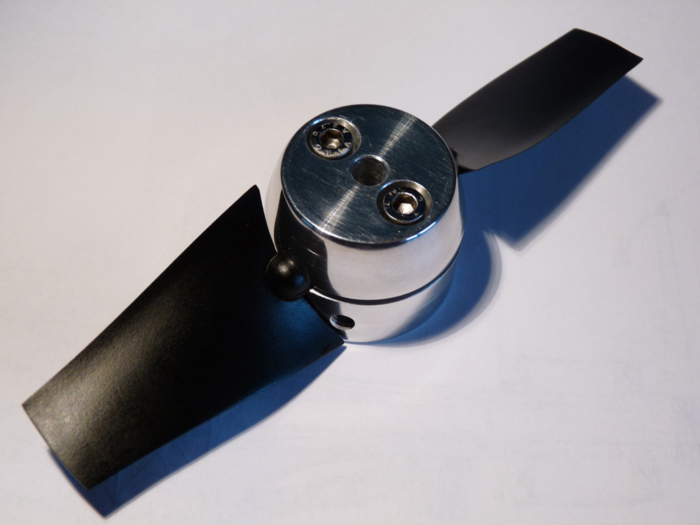 Mounting propeller heliciel prototype adjustable blades